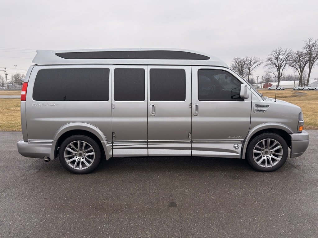 Used 2021 Chevrolet Express 2500 LS w/ Enhanced Convenience Package image 11