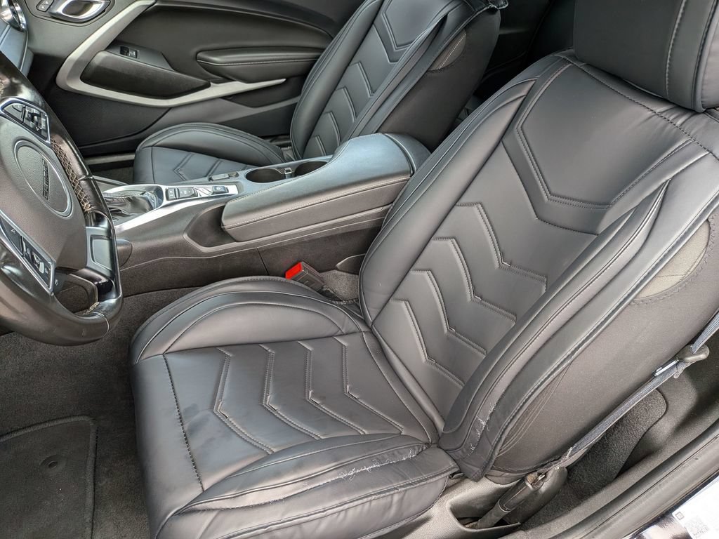 Used 2023 Chevrolet Camaro LT RWD image 30