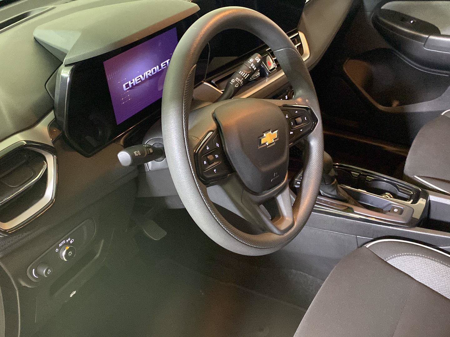 Used 2025 Chevrolet TrailBlazer LT AWD/4WD image 19