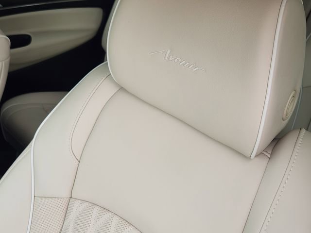 Used 2023 Buick Enclave Avenir w/ Trailering Package, 5000 lbs. image 15