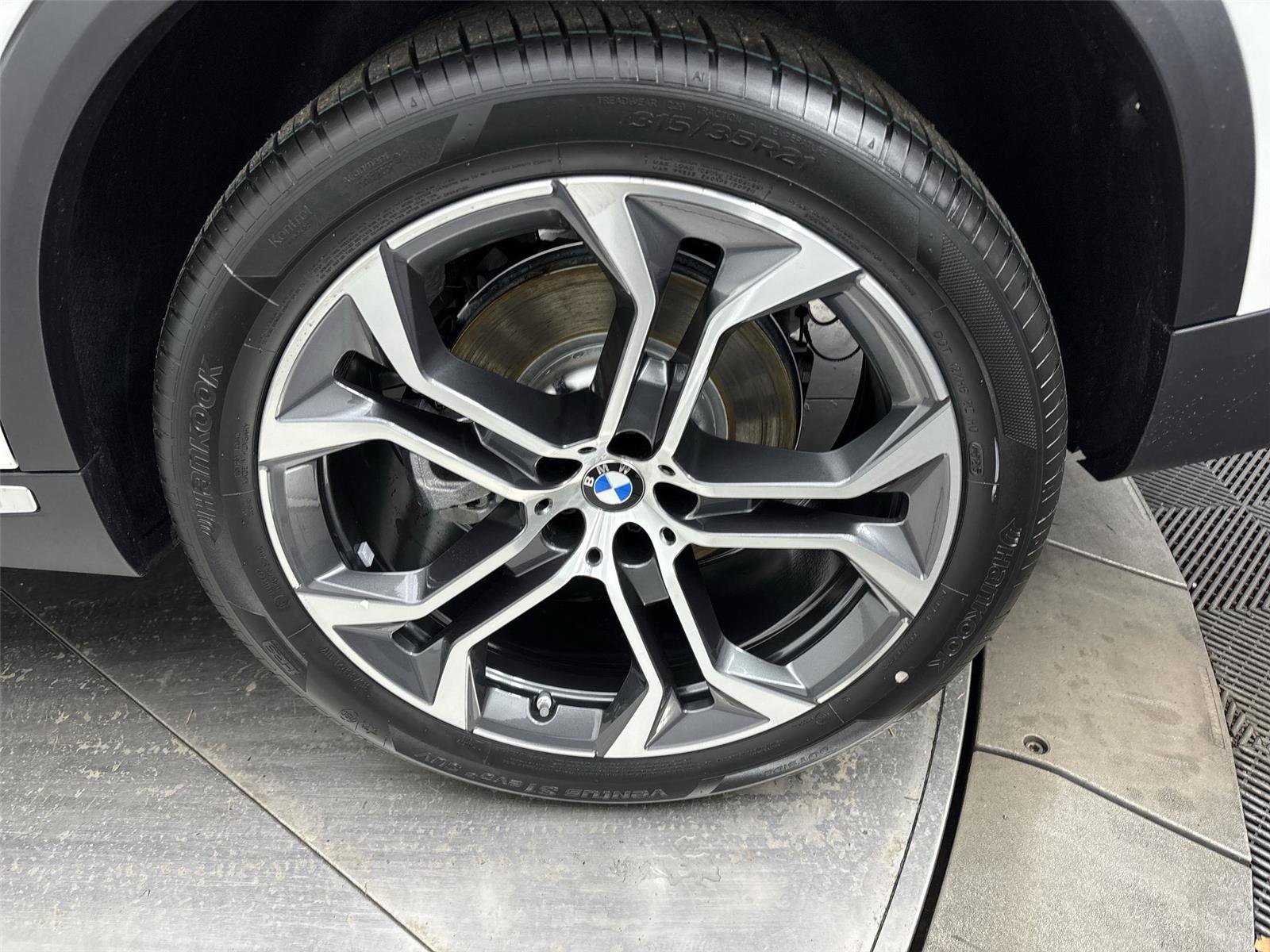 New 2026 BMW X5 xDrive40i w/ Climate Comfort Package AWD/4WD image 27
