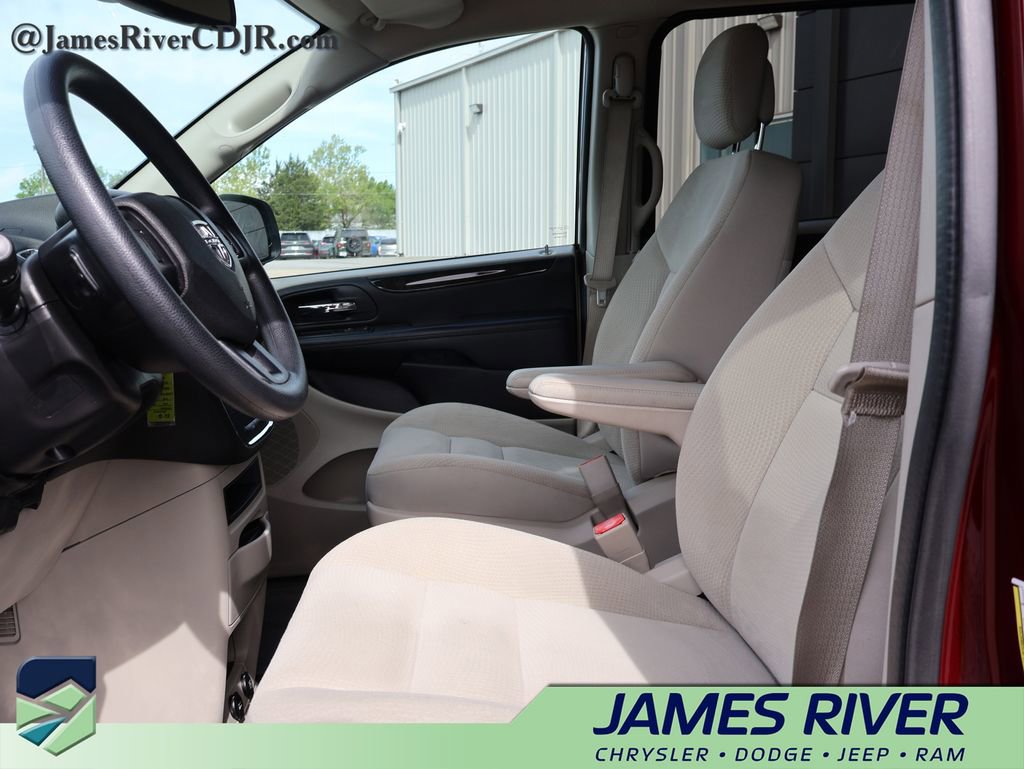 Used 2018 Dodge Grand Caravan SE FWD image 21