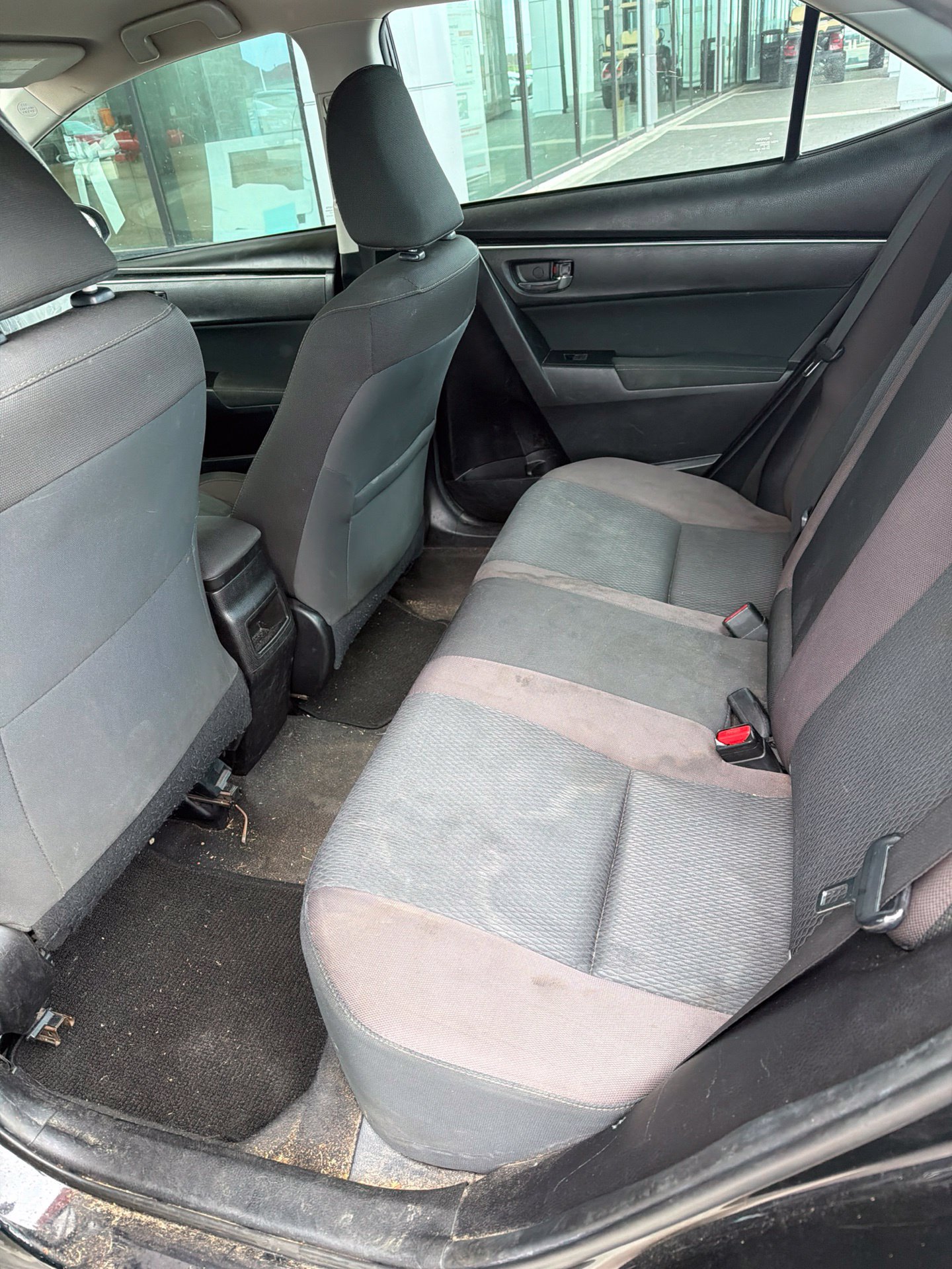 Used 2018 Toyota Corolla LE FWD image 12