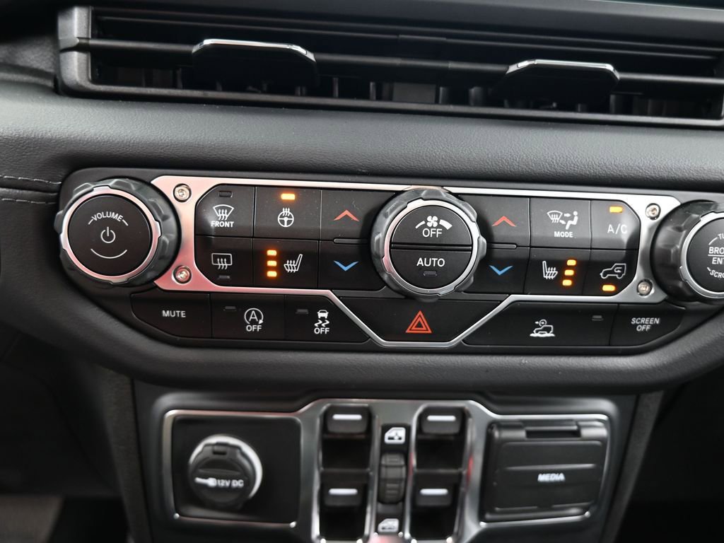 Used 2024 Jeep Gladiator Sport w/ Premium Package image 24