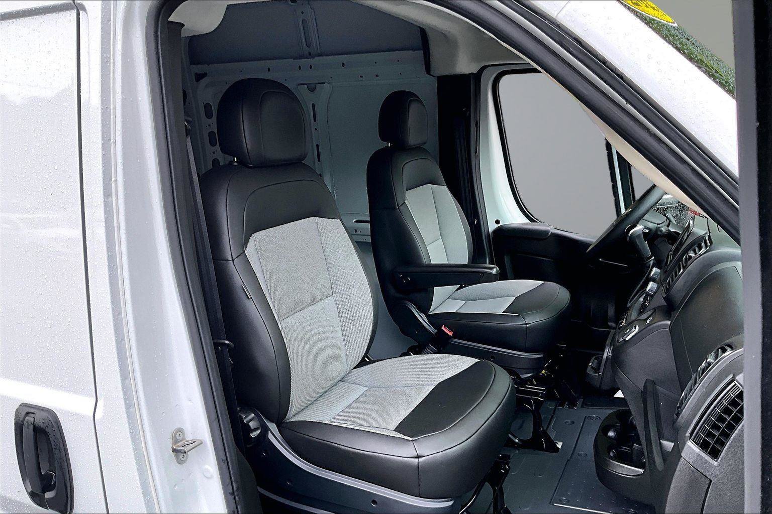 Used 2025 RAM ProMaster 3500 FWD image 7