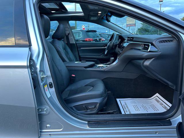 Used 2018 Toyota Camry XSE image 18