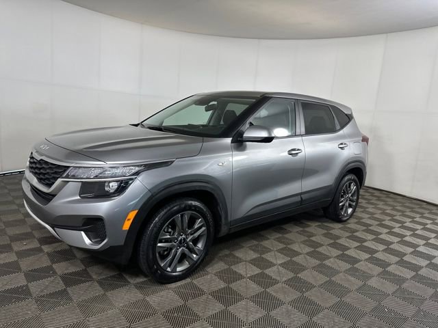 Used 2023 Kia Seltos LX image 7