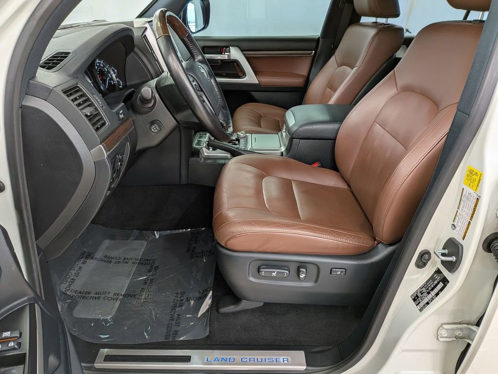 Used 2021 Toyota Land Cruiser image 14