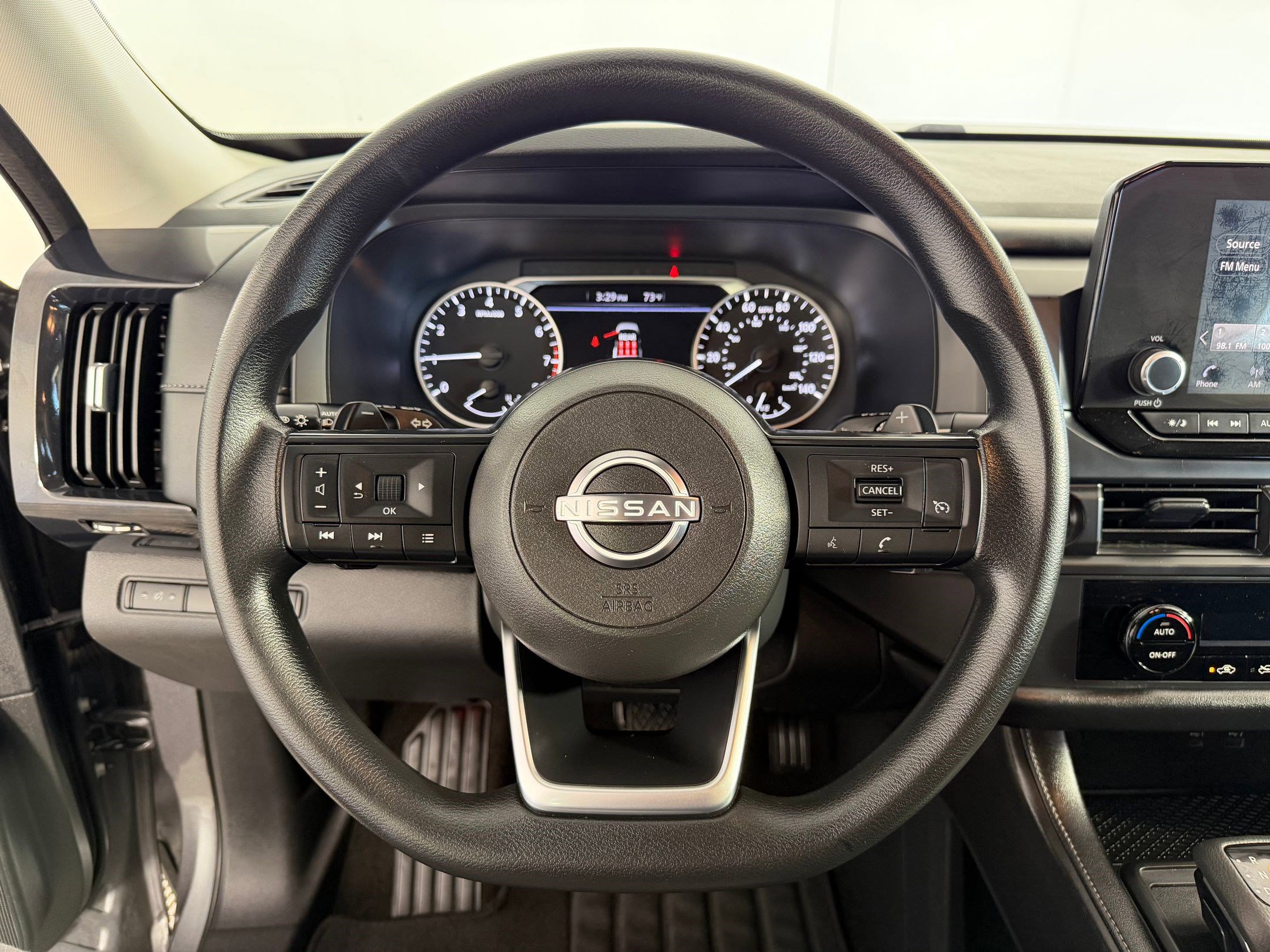 Used 2024 Nissan Pathfinder S AWD/4WD image 14