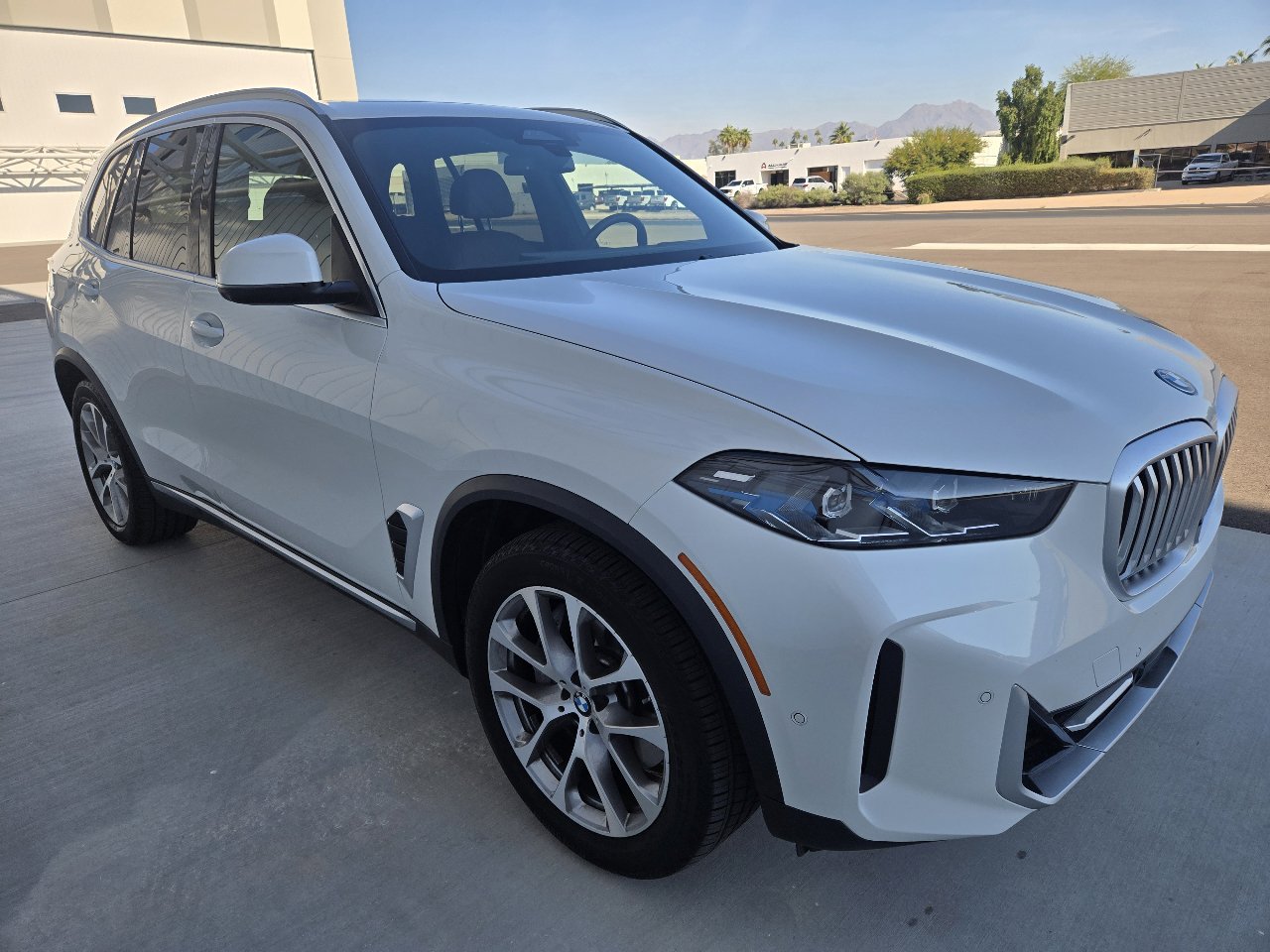 Used 2026 BMW X5 xDrive50e w/ Climate Comfort Package image 26