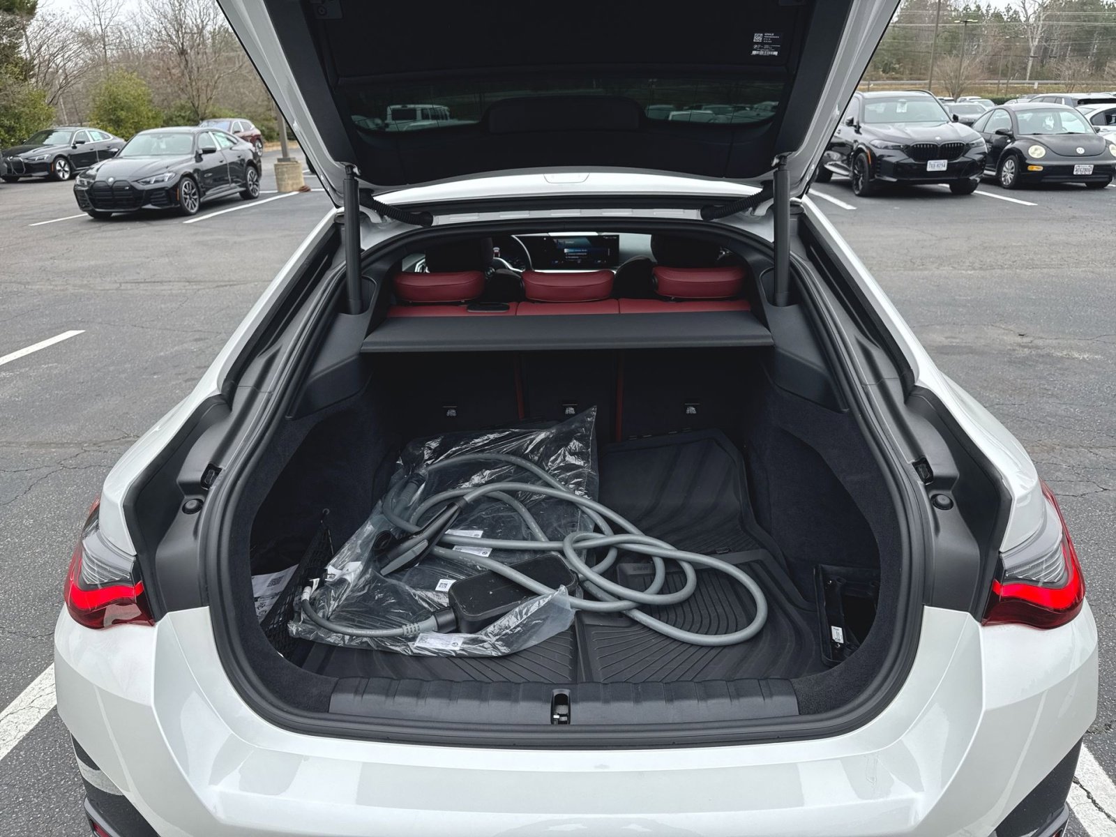 Used 2023 BMW i4 eDrive40 w/ M Sport Package image 28