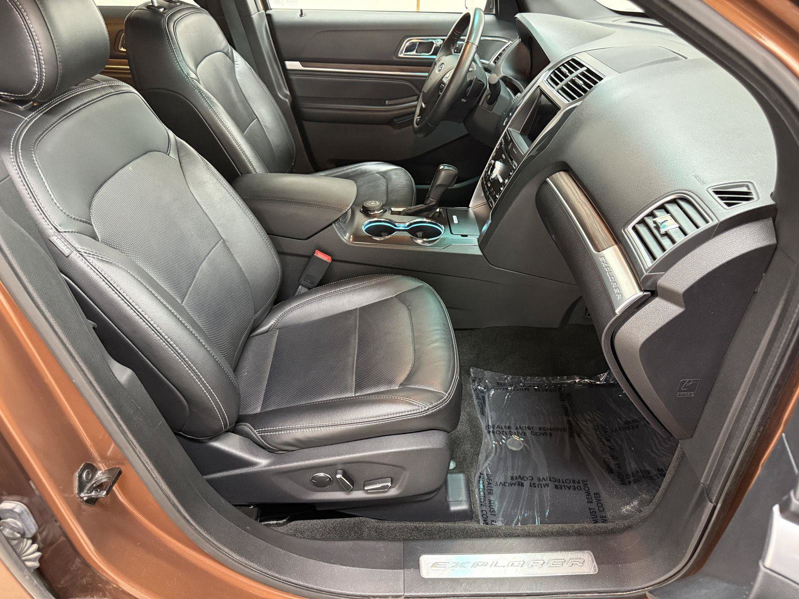 Used 2017 Ford Explorer Limited AWD/4WD image 34