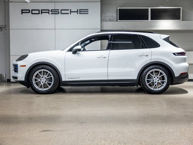 Certified 2025 Porsche Cayenne S AWD/4WD image 2