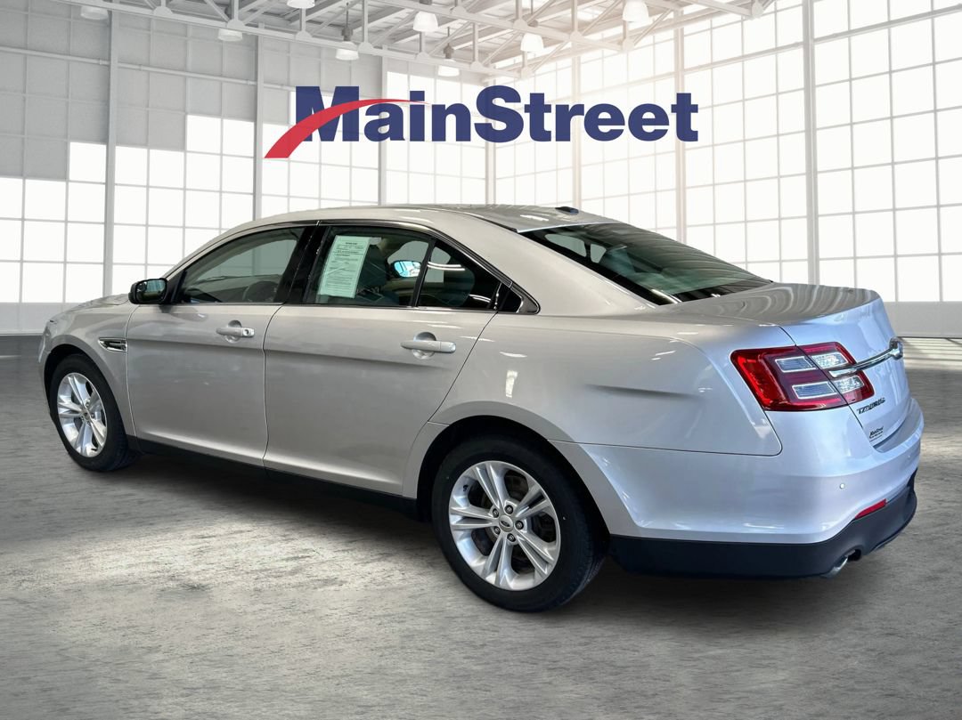 Used 2016 Ford Taurus SEL FWD image 3