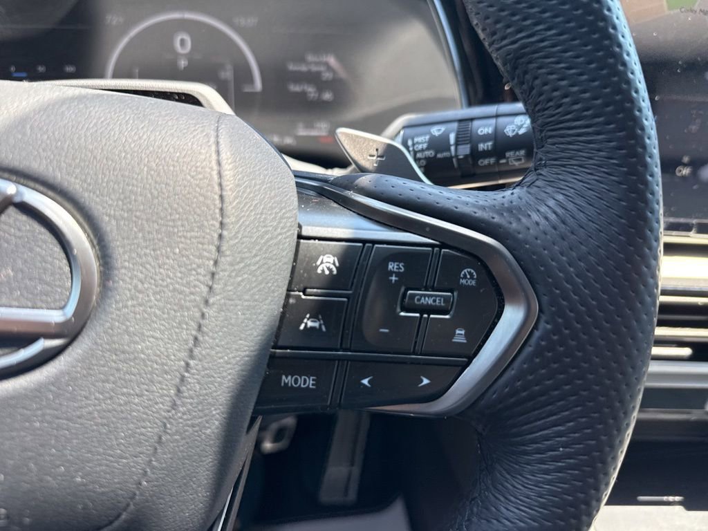 Used 2025 Lexus TX 500h AWD w/ Technology Package image 29