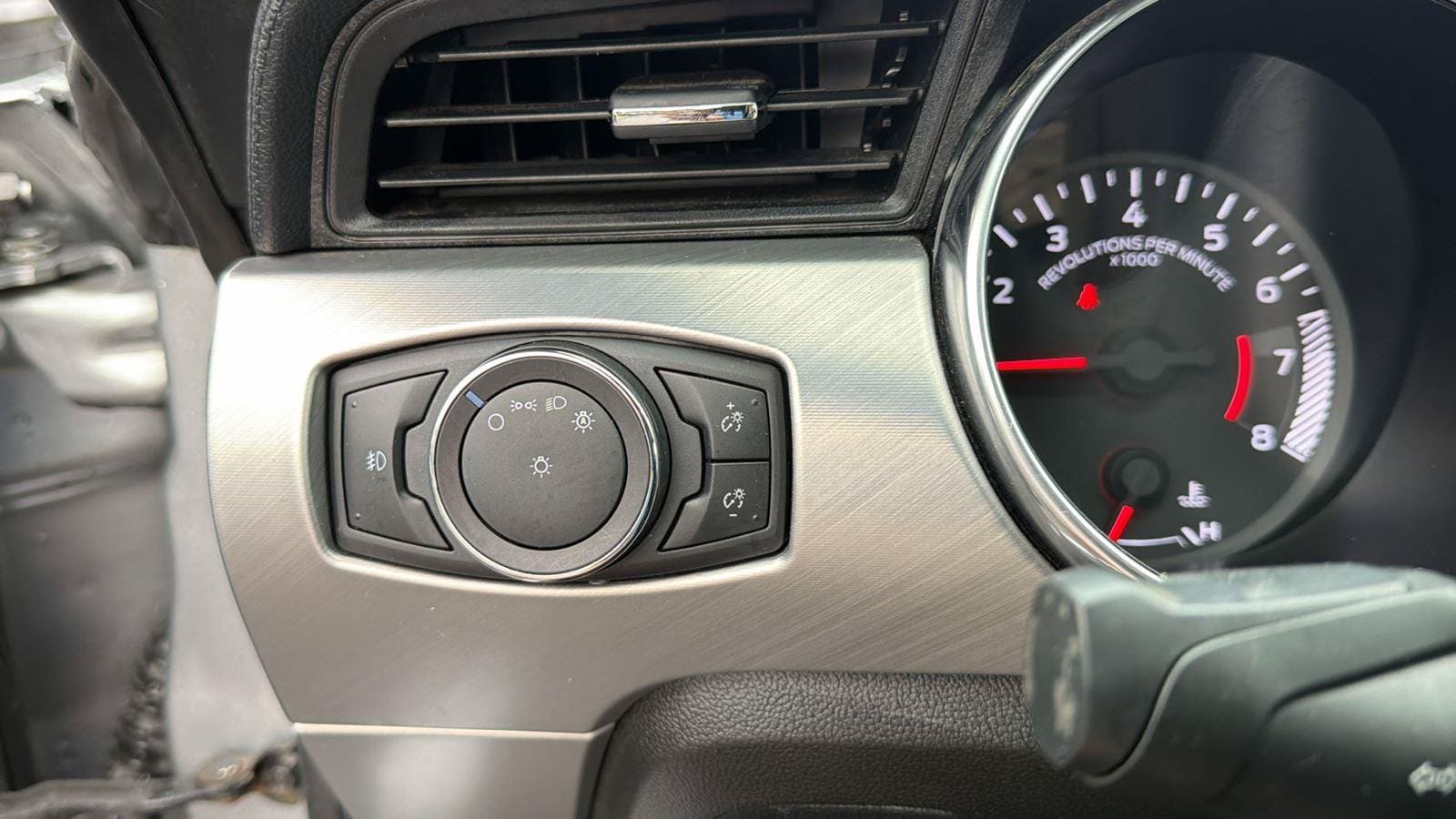 Used 2020 Ford Mustang Premium RWD image 23