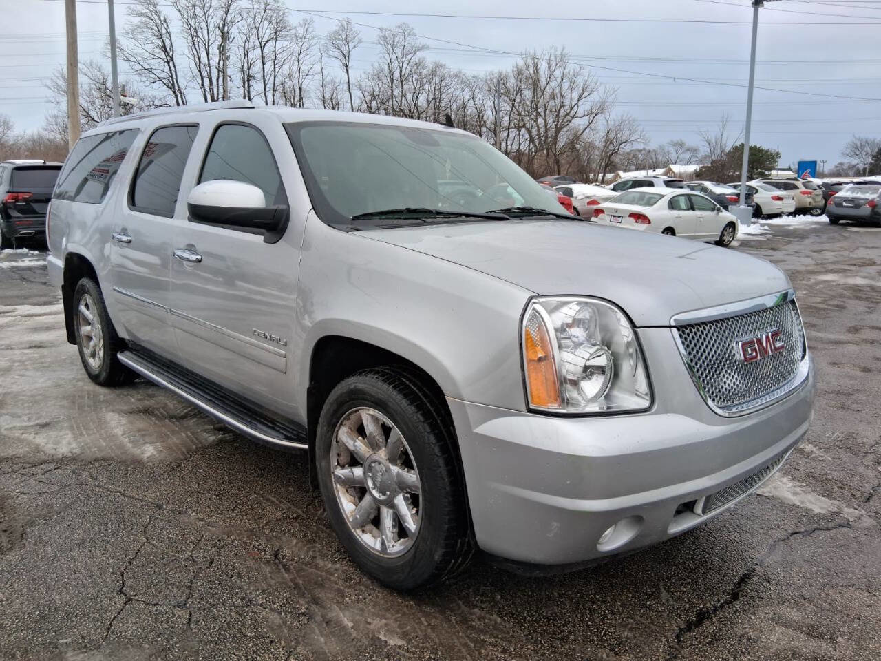 Used 2013 GMC Yukon XL Denali image 3