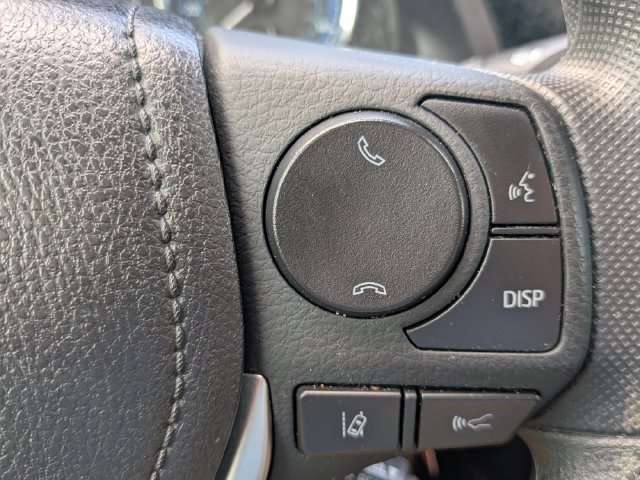 Used 2018 Toyota Corolla LE FWD image 22