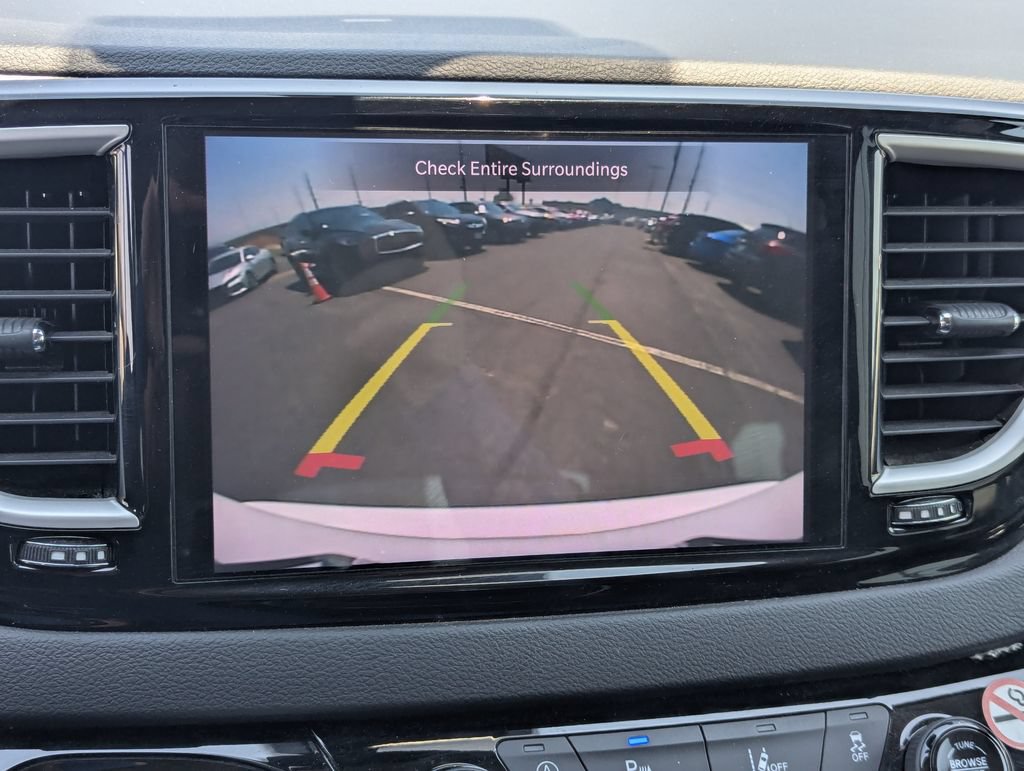 Used 2023 Chrysler Pacifica Touring-L FWD image 16