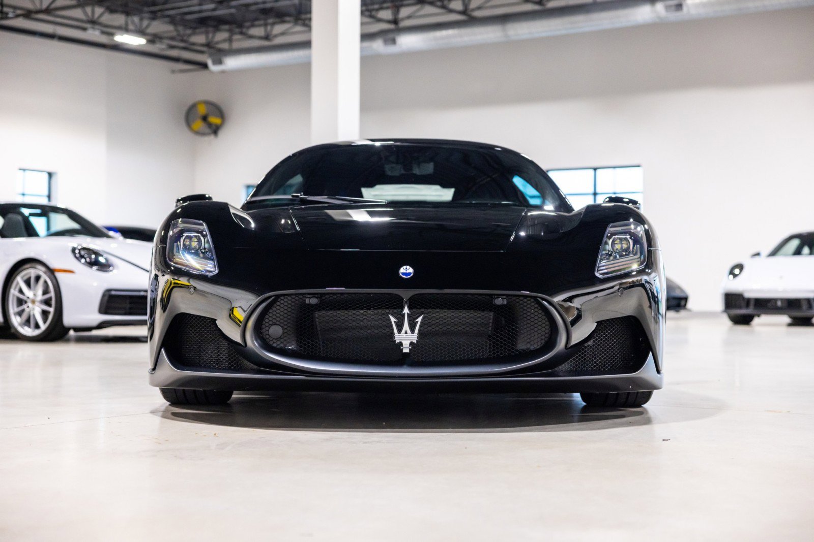 Used 2022 Maserati MC20 Coupe RWD image 2