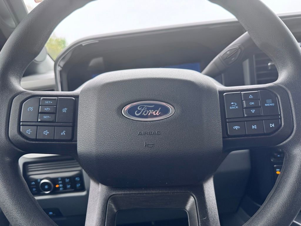 Used 2025 Ford F350 XLT w/ Black Appearance Package AWD/4WD image 18