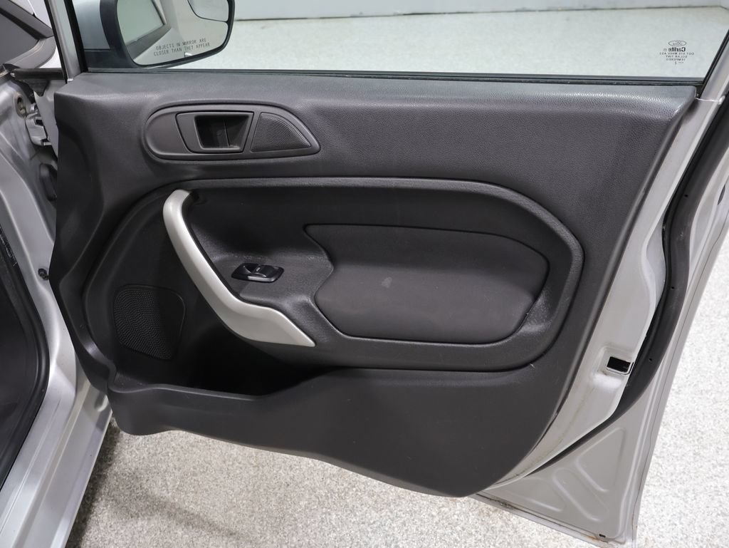 Used 2012 Ford Fiesta SE FWD image 23