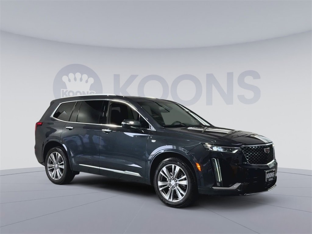 Used 2023 Cadillac XT6 Premium Luxury w/ Technology Package image 2