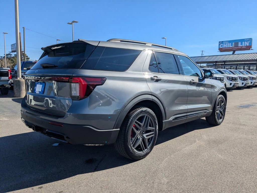 New 2026 Ford Explorer ST-Line image 4