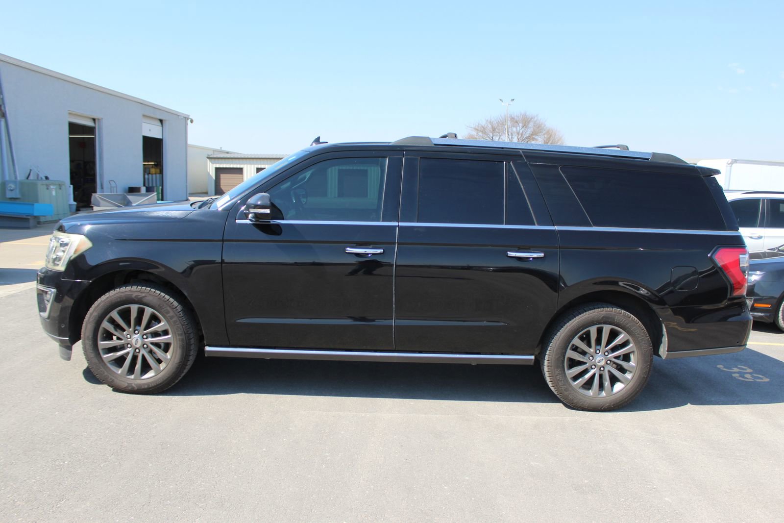Used 2020 Ford Expedition Max Limited w/ Equipment Group 301A image 3