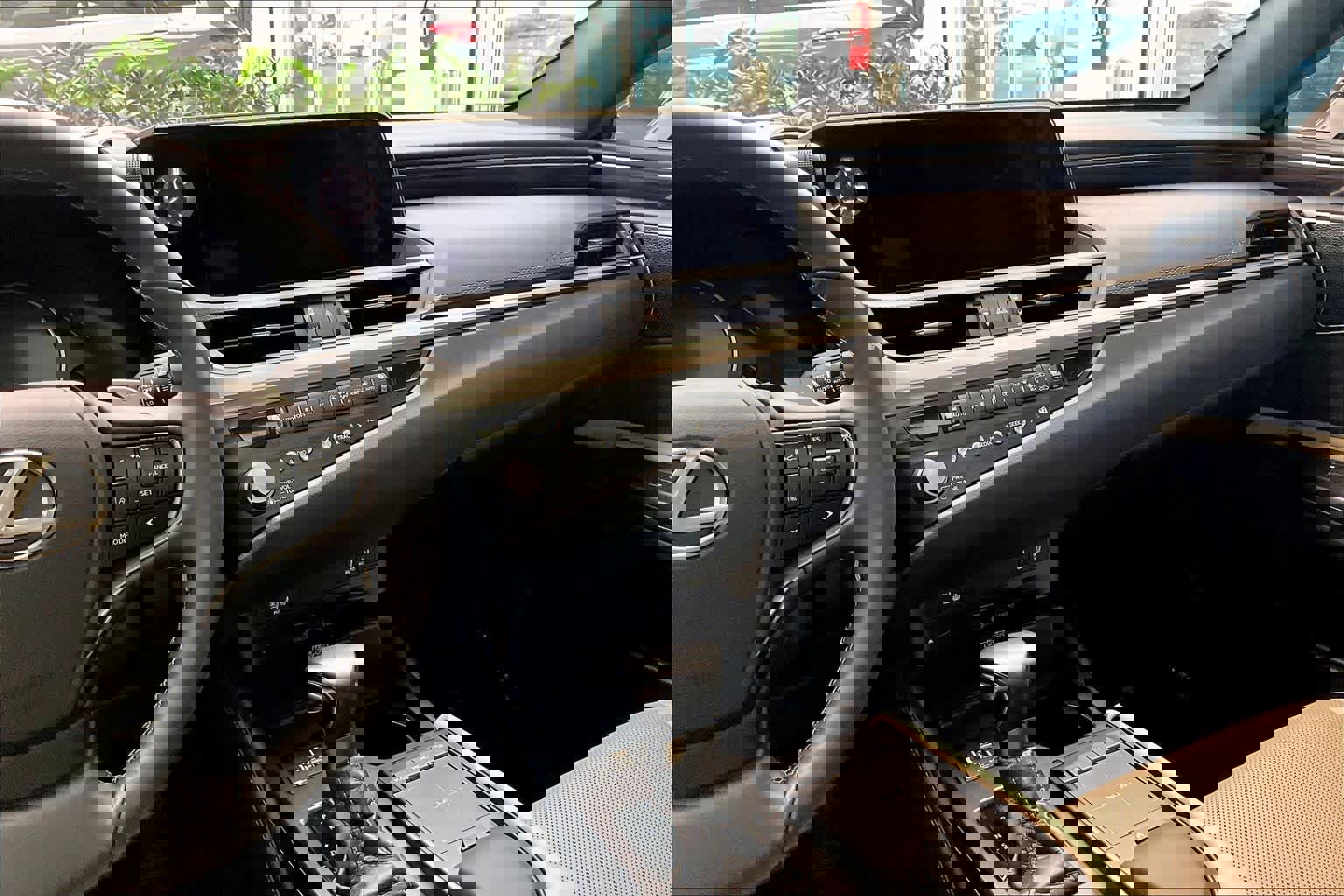 Used 2021 Lexus ES 300h w/ Premium Package image 6