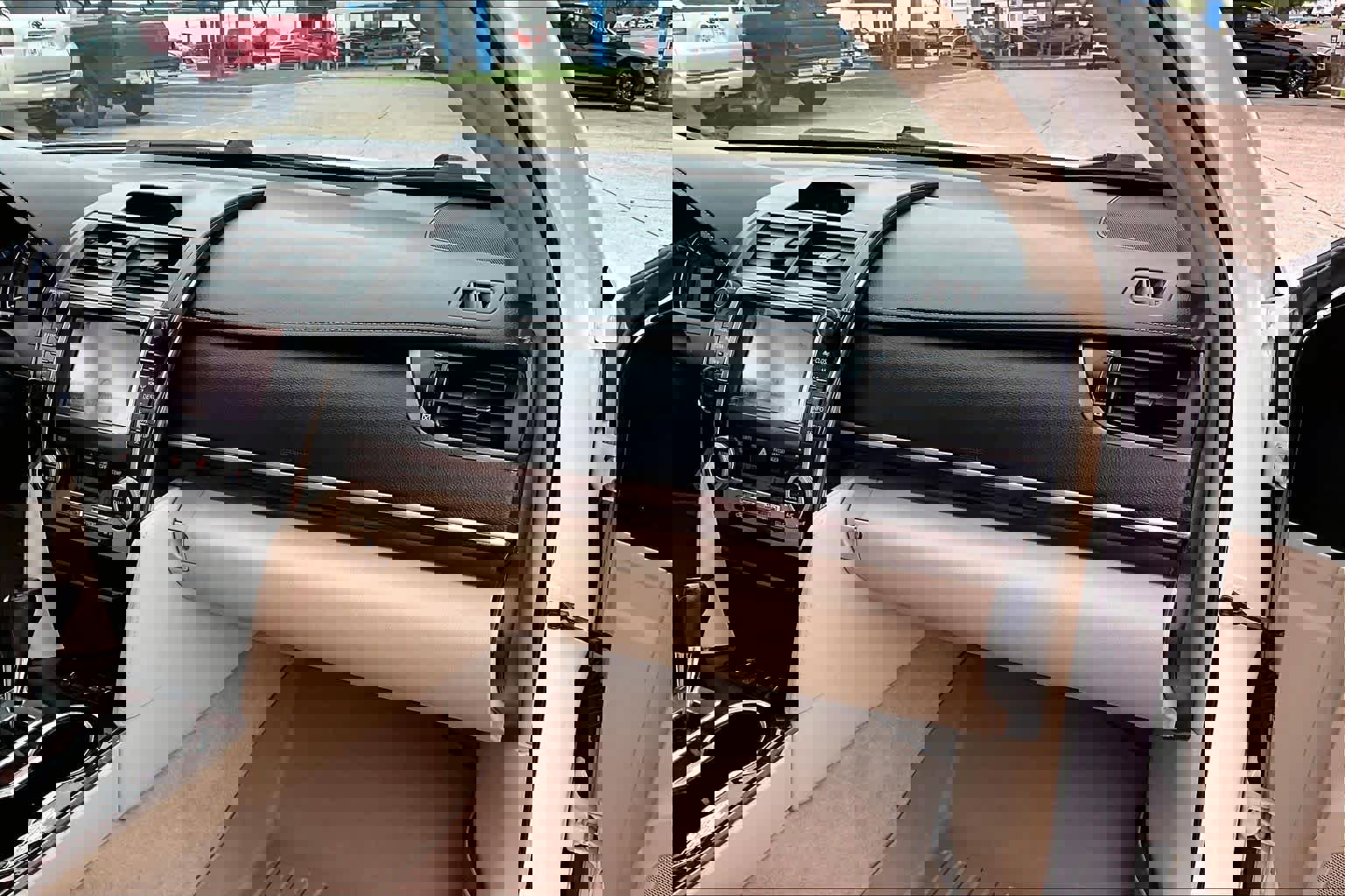 Used 2012 Toyota Camry XLE w/ Leather Pkg FWD image 19