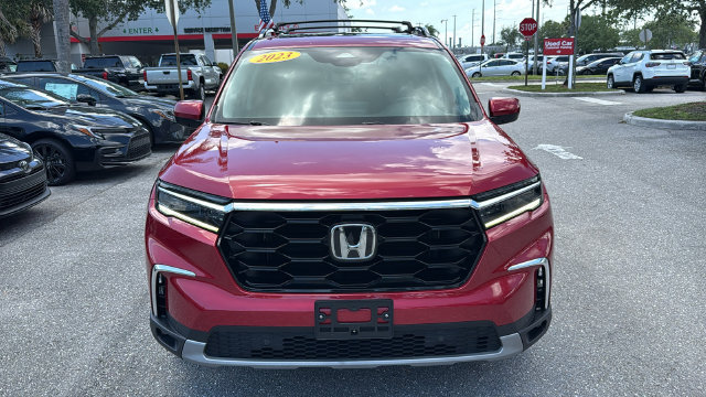 Used 2023 Honda Pilot Touring image 2