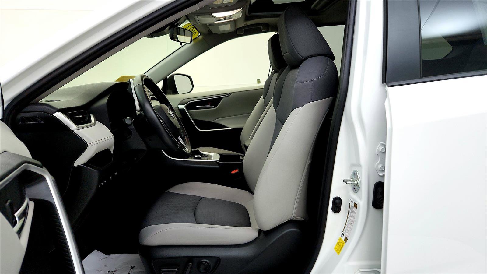 Certified 2023 Toyota RAV4 XLE w/ Convenience Package image 25