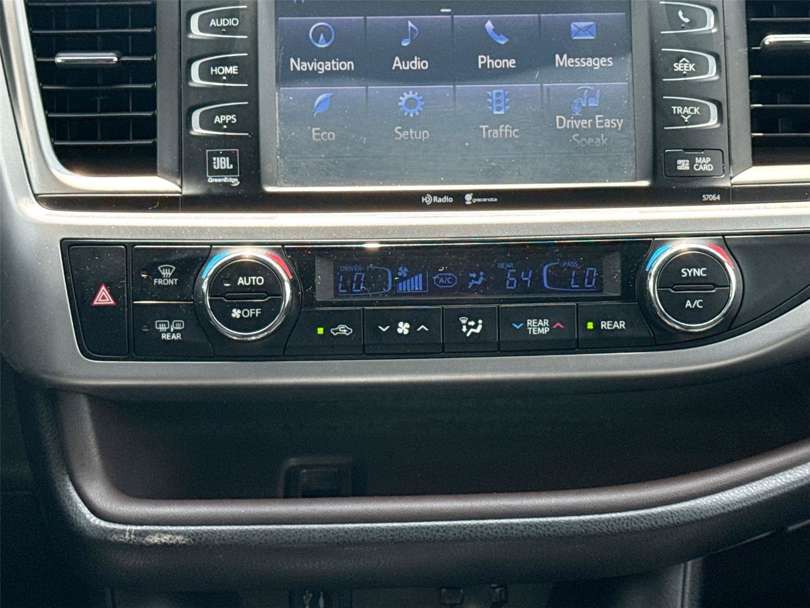 Used 2015 Toyota Highlander Limited AWD/4WD image 30