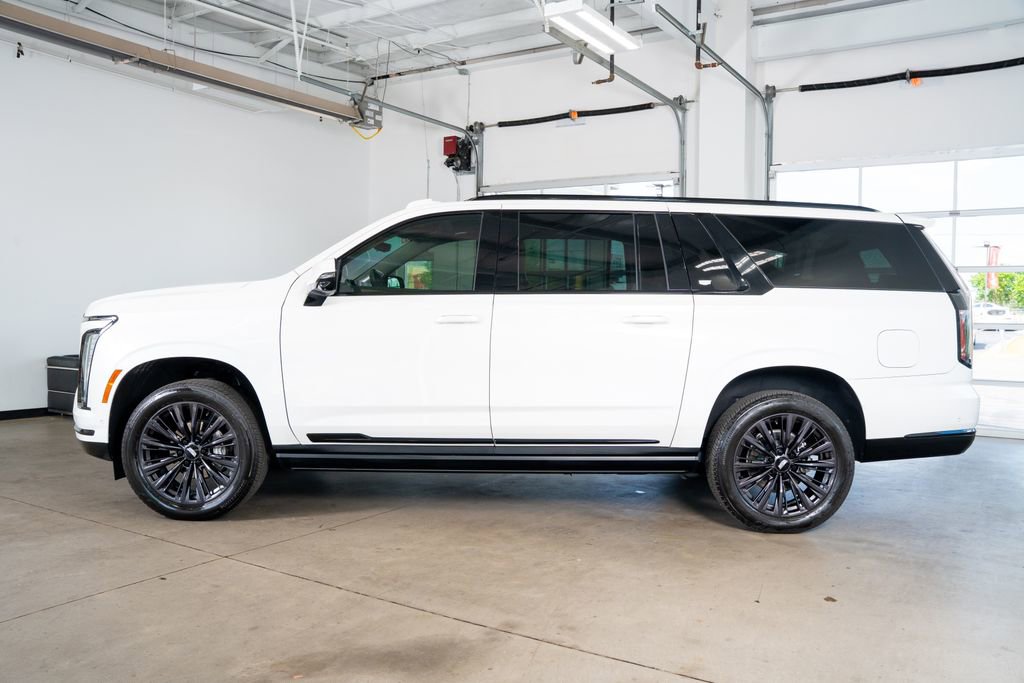 Used 2025 Cadillac Escalade ESV Sport Platinum w/ LPO, ONYX Package RWD image 20