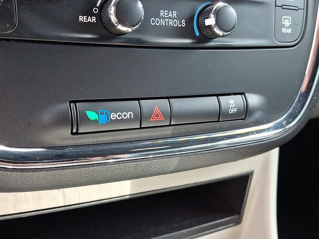 Used 2018 Dodge Grand Caravan SXT FWD image 24