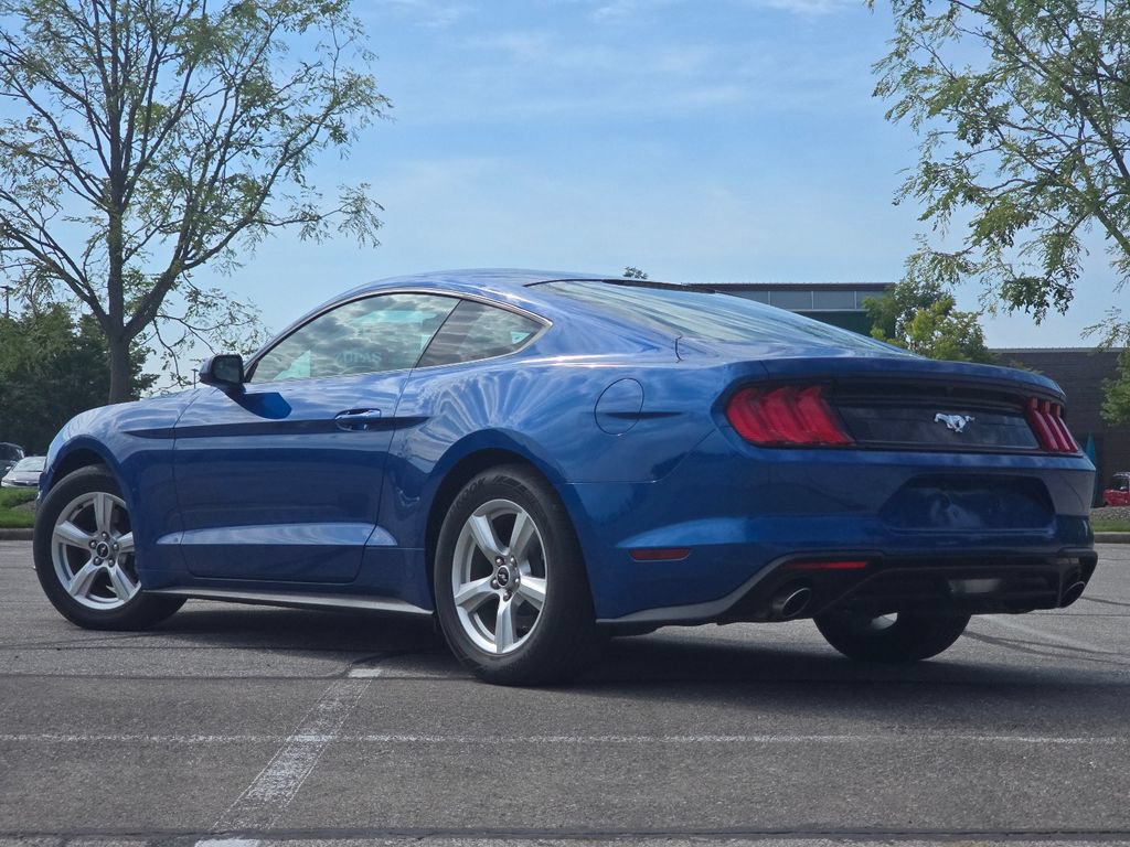 Used 2018 Ford Mustang Coupe RWD image 9