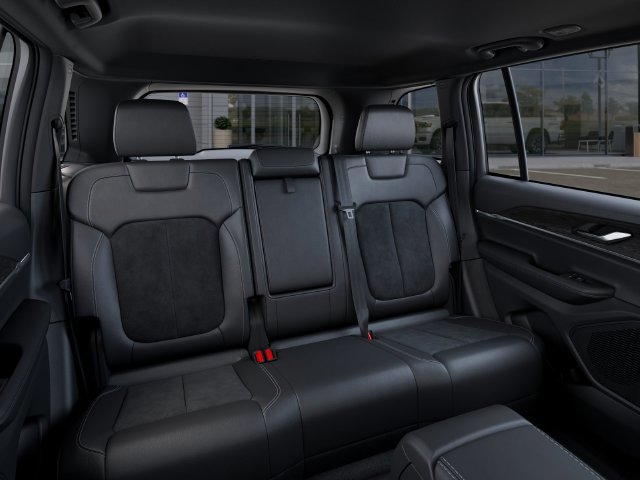 Used 2026 Jeep Grand Cherokee Altitude AWD/4WD image 15