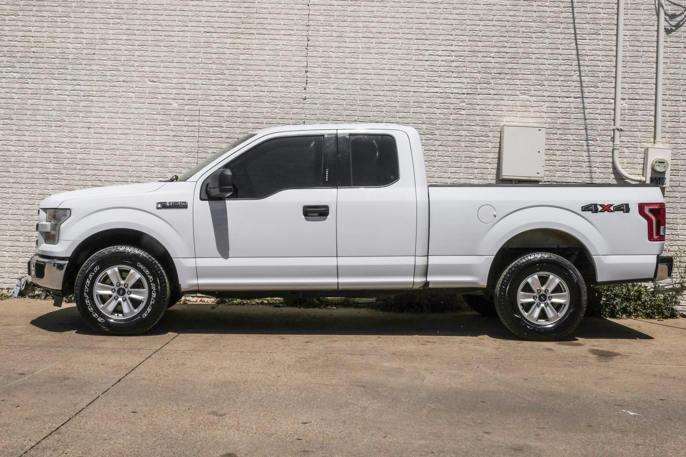 Used 2015 Ford F150 XLT AWD/4WD image 10