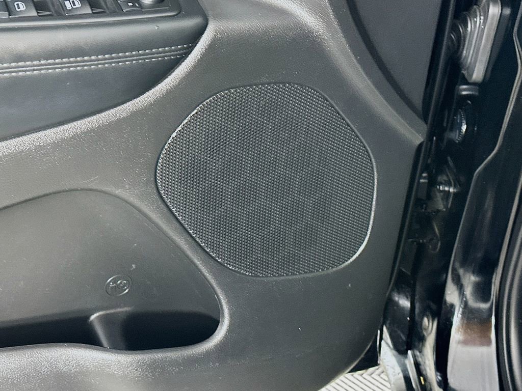 Used 2019 Jeep Grand Cherokee Laredo image 25