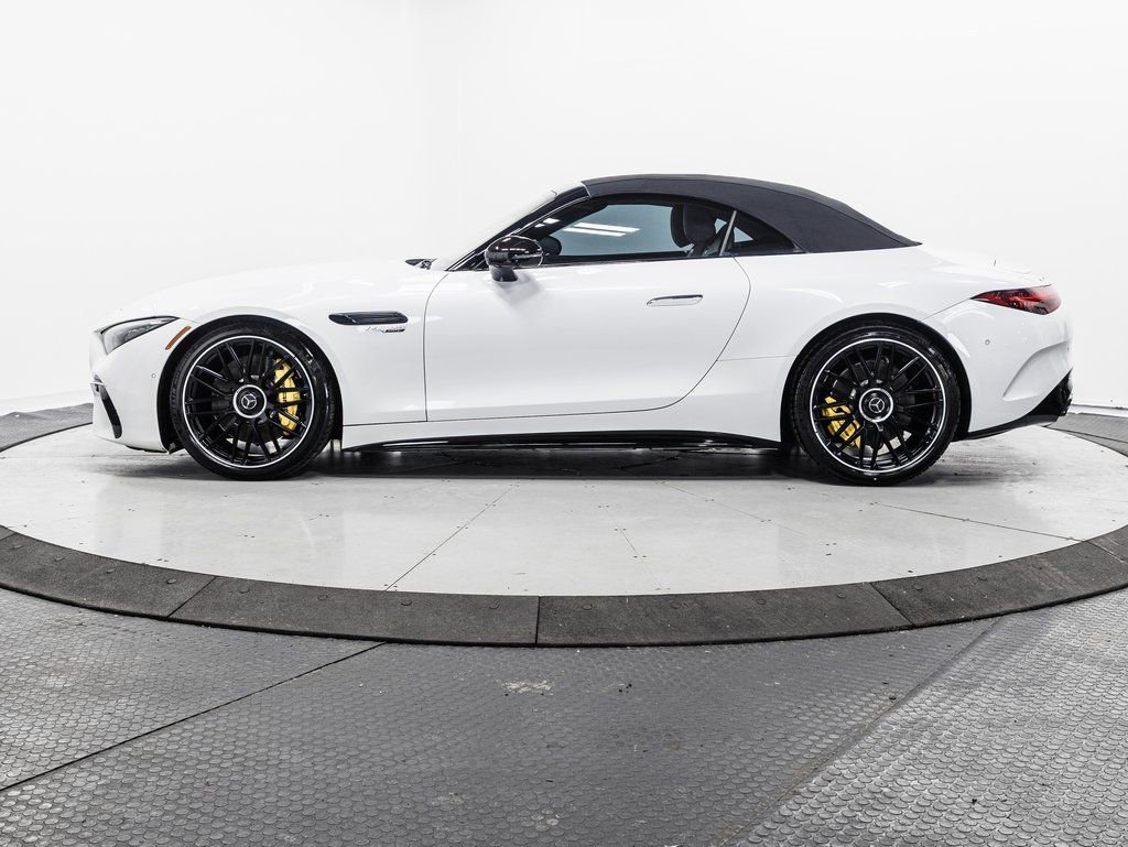 Used 2022 Mercedes-Benz SL 55 AMG 4MATIC w/ Driver Assistance Package image 4