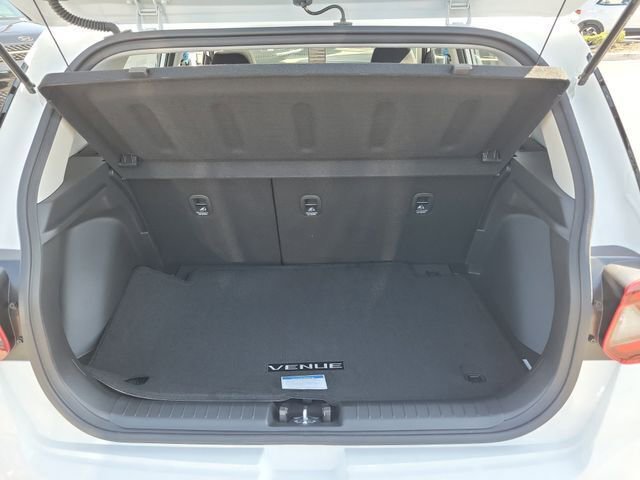 New 2026 Hyundai Venue SEL FWD image 22
