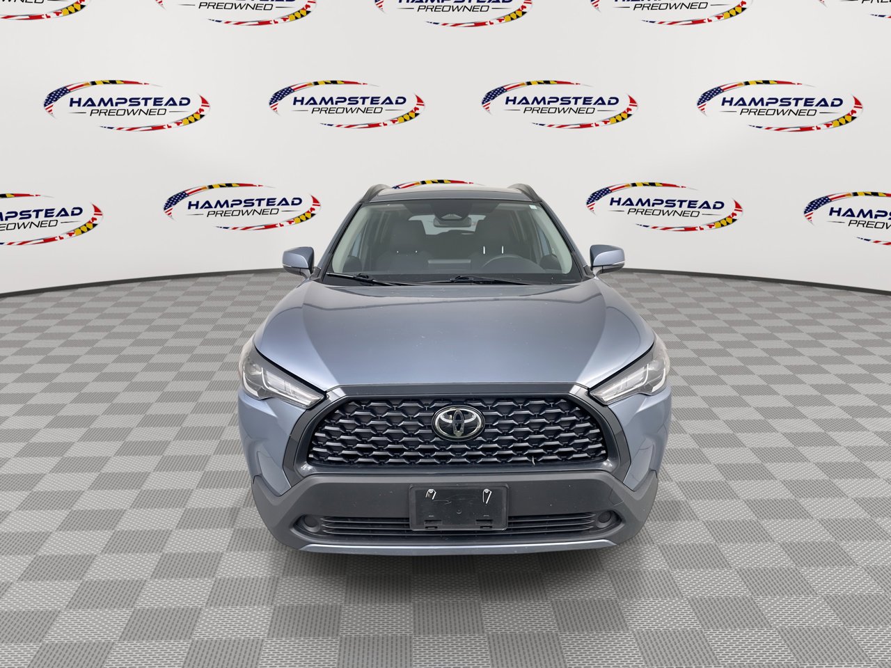 Used 2024 Toyota Corolla Cross LE image 3