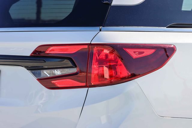 Used 2025 Honda Odyssey Elite image 9