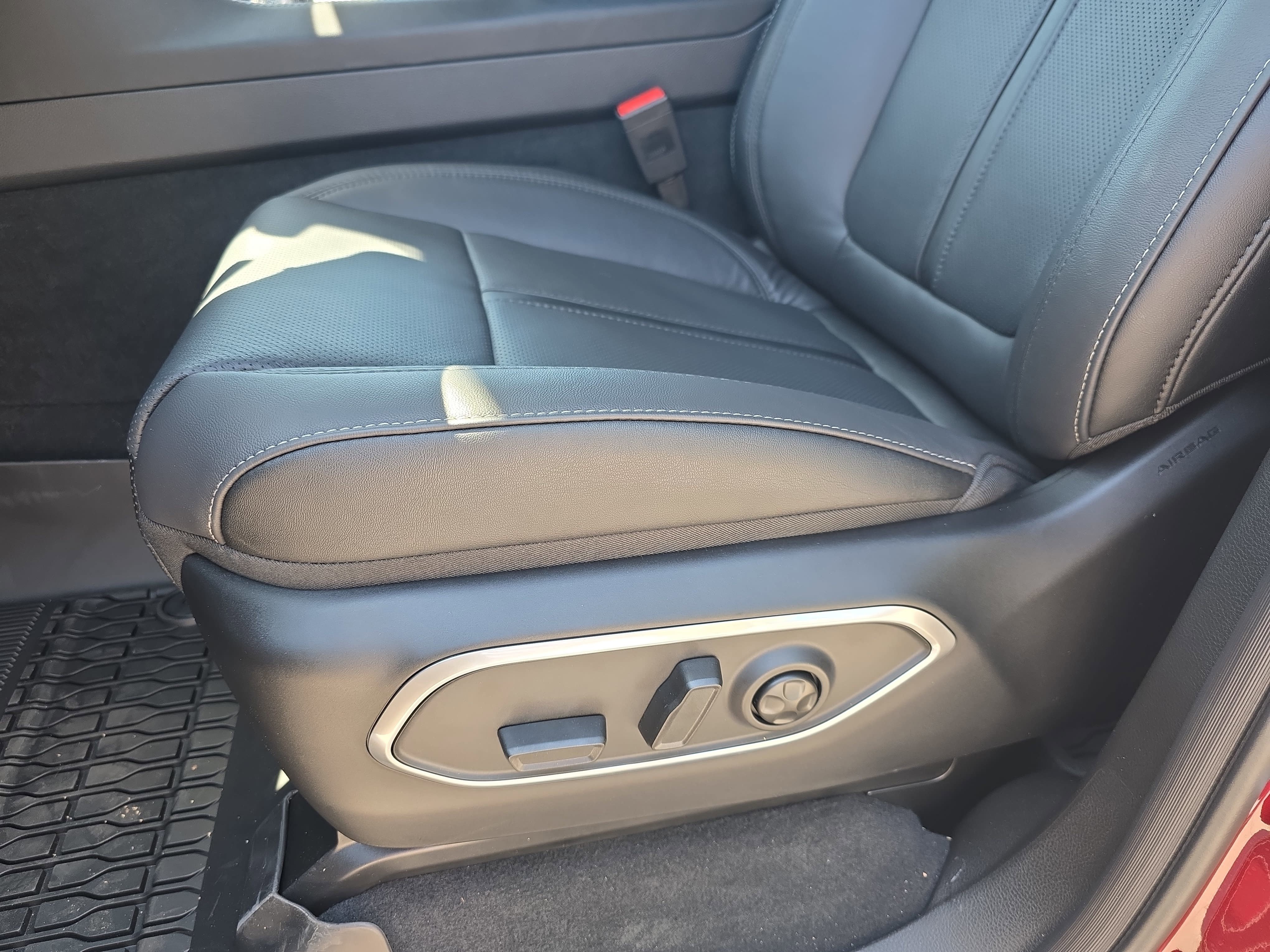 New 2026 Jeep Grand Wagoneer L Limited AWD/4WD image 25
