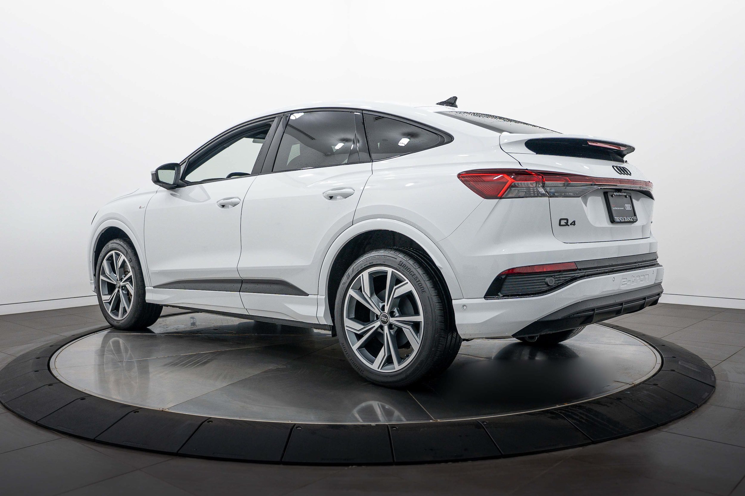 Certified 2023 Audi Q4 e-tron Premium Plus w/ Premium Plus AWD/4WD image 5