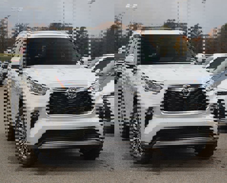 New 2026 Toyota Highlander Platinum image 7