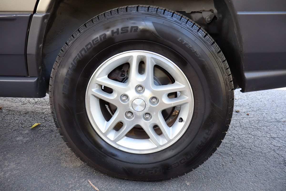 Used 2004 Jeep Grand Cherokee Laredo w/ Convenience Group AWD/4WD image 41