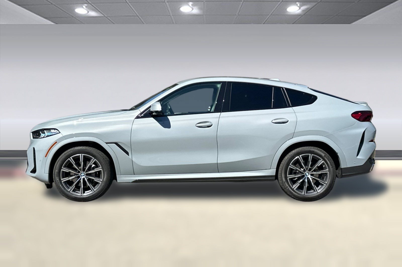 Used 2024 BMW X6 xDrive40i w/ Executive Package AWD/4WD image 2