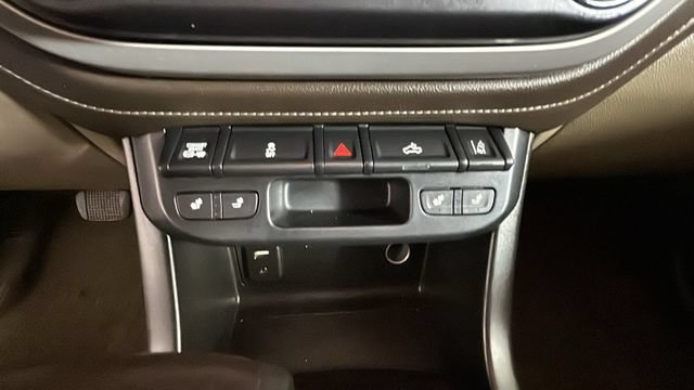 Used 2017 GMC Canyon SLT w/ Driver Alert Package AWD/4WD image 22